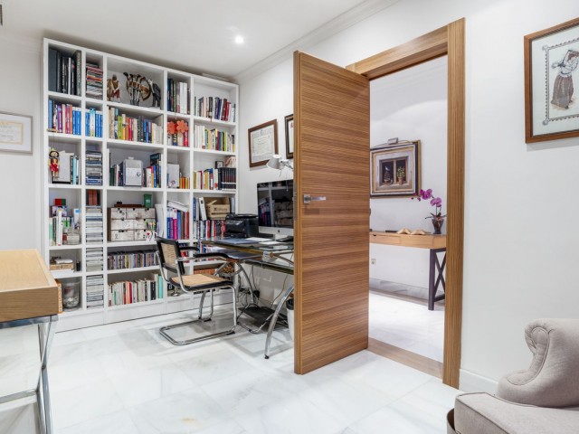 Apartamento con 3 Dormitorios  en Monte Halcones