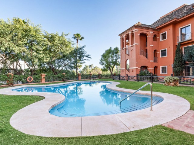 Apartamento con 3 Dormitorios  en Monte Halcones