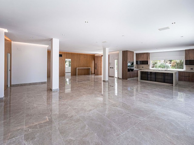 Huvila, El Madroñal, R5421079