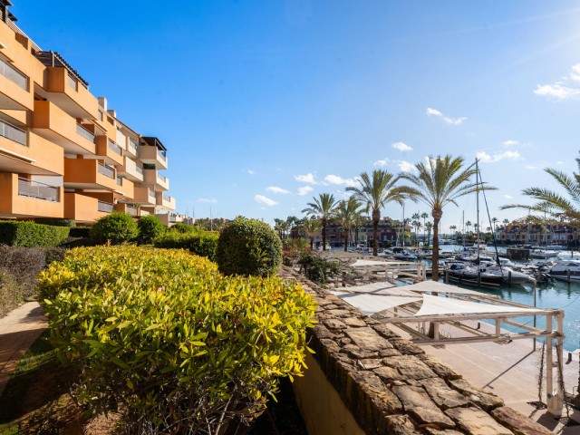 Huoneisto, Sotogrande Marina, R5427031