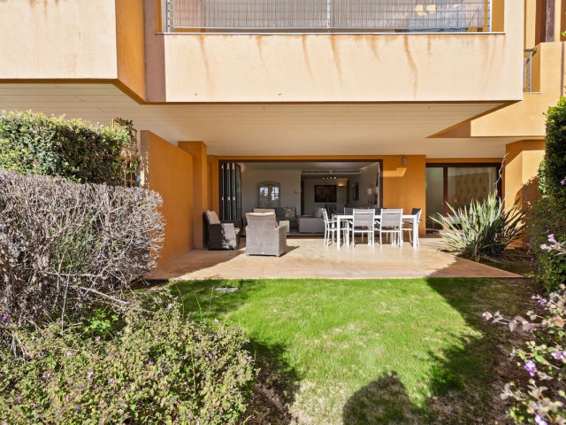 Huoneisto, Sotogrande Marina, R5427031