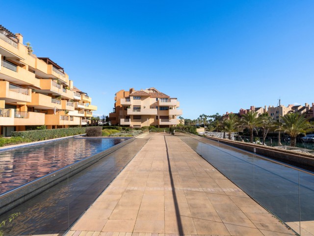 Huoneisto, Sotogrande Marina, R5427031