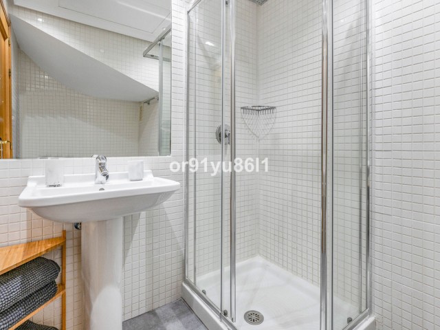 Apartamento con 3 Dormitorios  en Marbesa