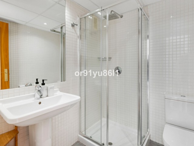 Apartamento con 3 Dormitorios  en Marbesa