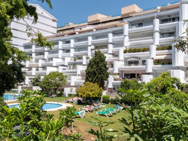Apartment, The Golden Mile, R5427682