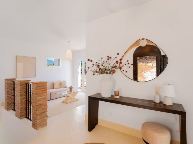 Villa con 6 Dormitorios  en El Madroñal