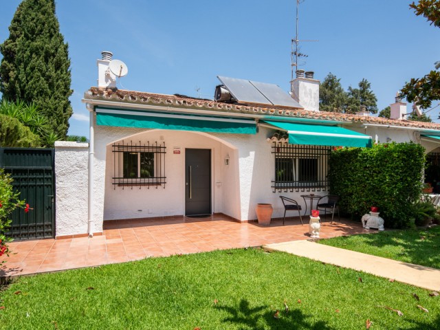 Villa con 2 Dormitorios  en Cortijo Blanco