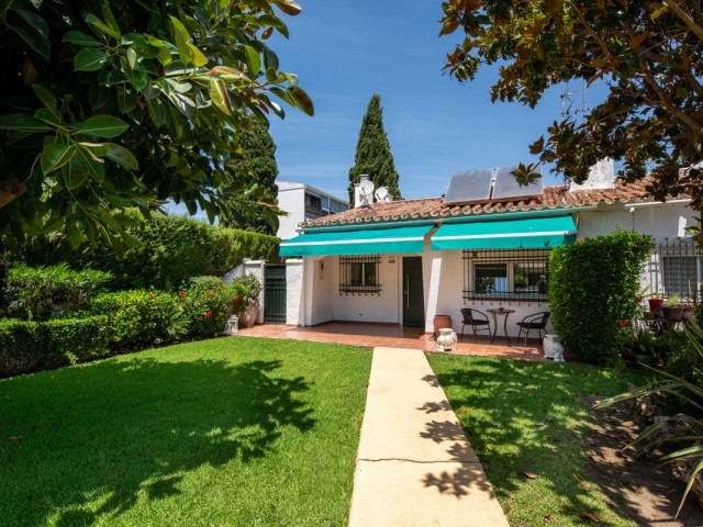 Villa con 2 Dormitorios  en Cortijo Blanco