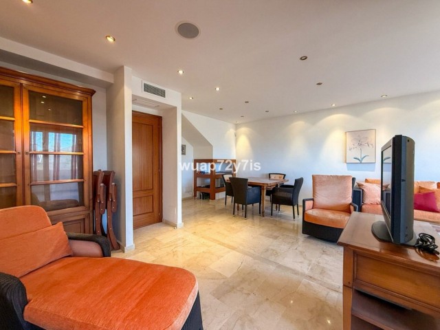 Appartement avec 3 Chambres  à Costabella