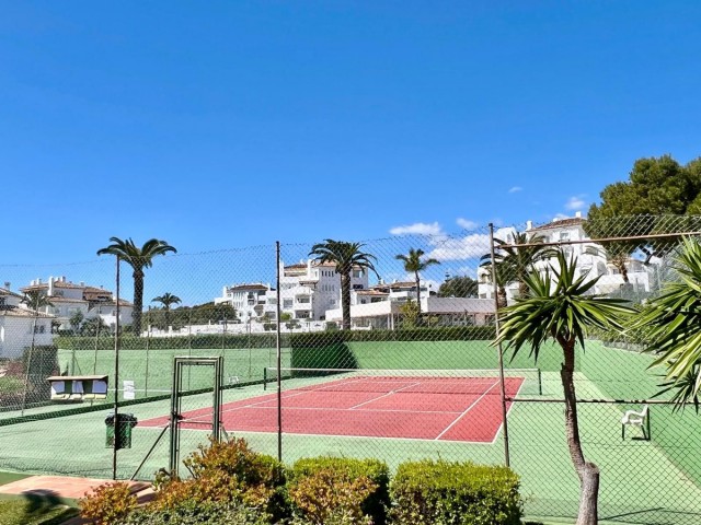 Apartment, Elviria, R5432239