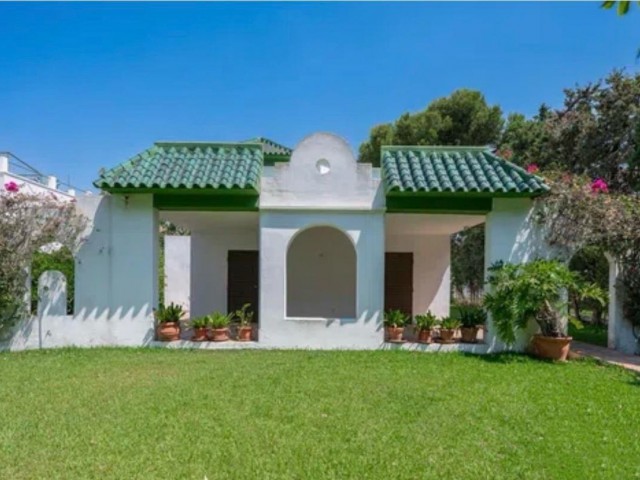 4 Schlafzimmer Villa in Artola