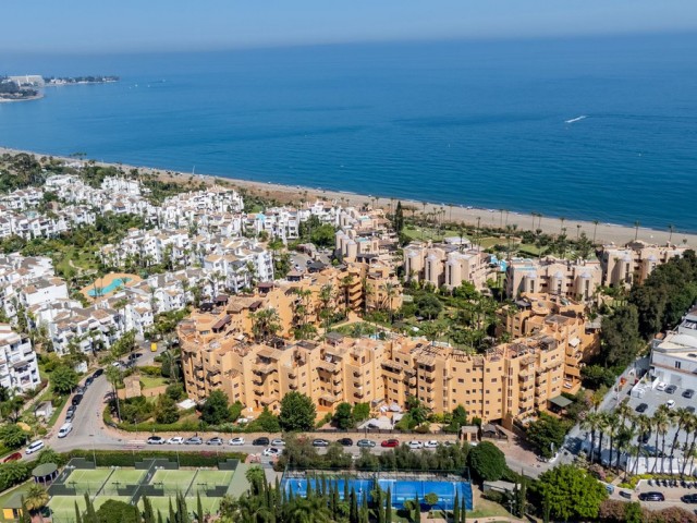 Apartamento con 2 Dormitorios  en Costalita