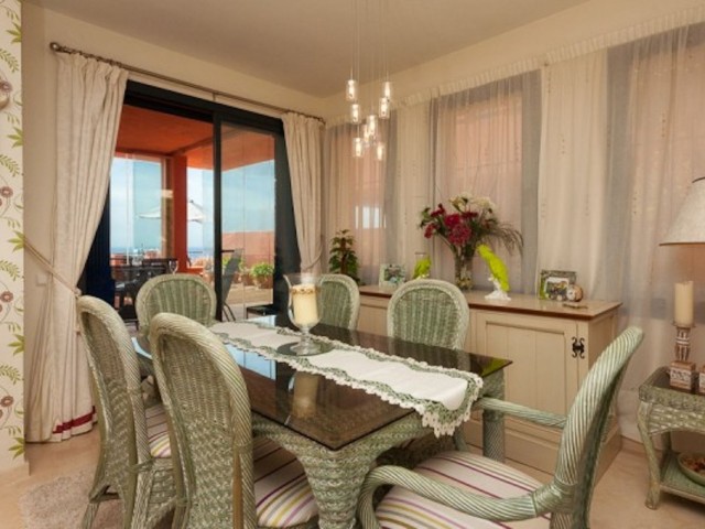2 Bedrooms Apartment in Calahonda