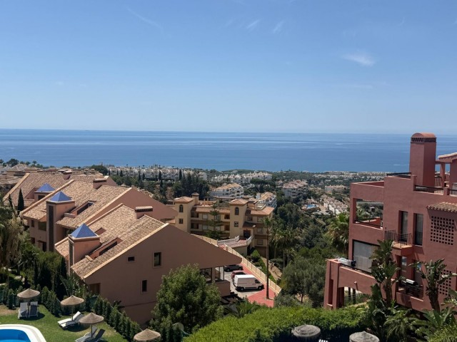 2 Bedrooms Apartment in Calahonda
