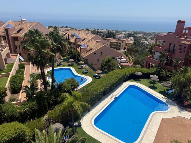 2 Bedrooms Apartment in Calahonda