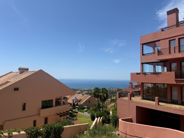 2 Bedrooms Apartment in Calahonda