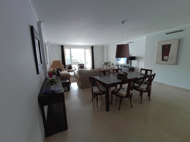 Apartamento con 3 Dormitorios  en Sotogrande Marina