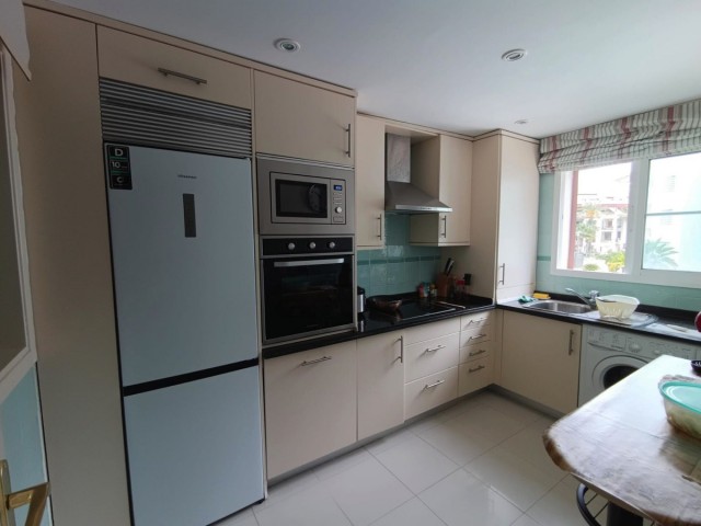 Apartamento con 3 Dormitorios  en Sotogrande Marina