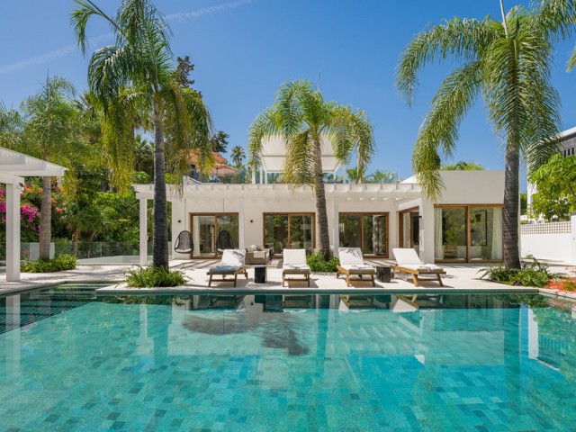 Villa, Las Brisas, R5435440