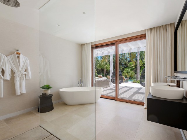 4 Schlafzimmer Villa in Las Brisas
