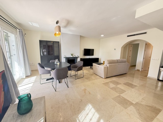 Apartamento, Aloha, R5435794