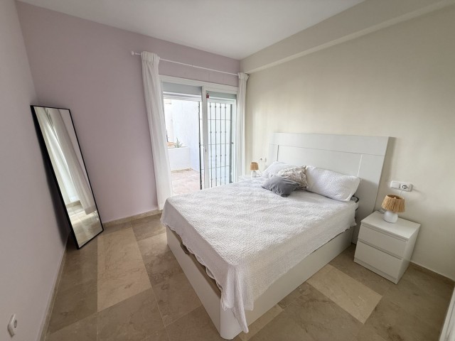 Apartamento con 2 Dormitorios  en Aloha