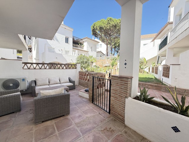 Apartamento con 2 Dormitorios  en Aloha