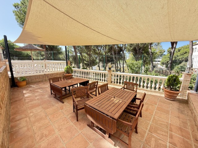 Apartamento con 2 Dormitorios  en Aloha