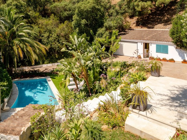 Villa con 5 Dormitorios  en El Madroñal