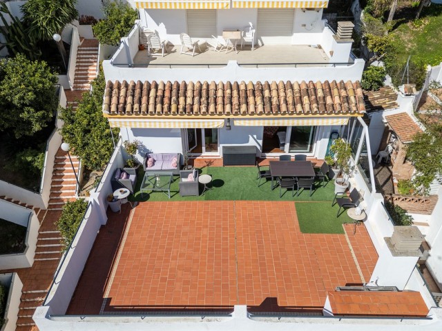 Apartamento con 4 Dormitorios  en Benalmadena Pueblo