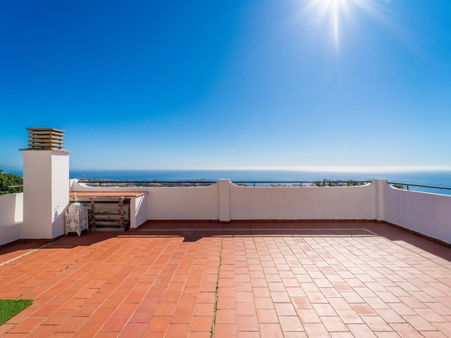 Apartamento con 4 Dormitorios  en Benalmadena Pueblo