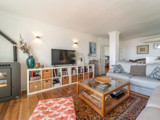 Apartamento con 4 Dormitorios  en Benalmadena Pueblo