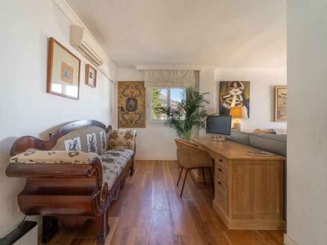 Apartamento con 4 Dormitorios  en Benalmadena Pueblo