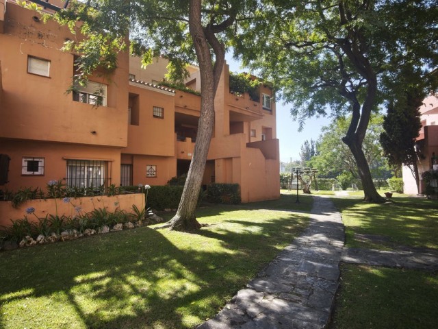 Apartamento, Guadalmina Alta, R5423311