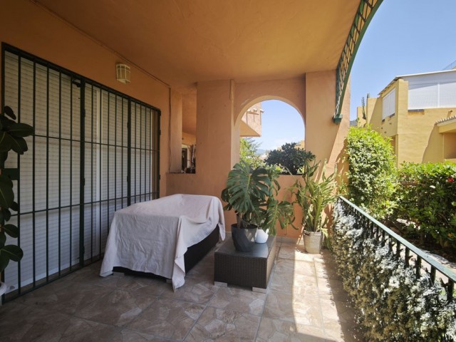 Apartamento, Guadalmina Alta, R5423311