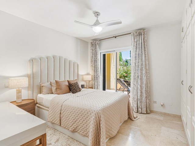 Apartamento con 2 Dormitorios  en Guadalmina Alta