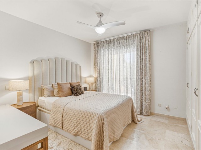 Apartamento con 2 Dormitorios  en Guadalmina Alta