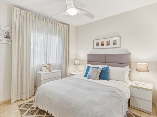 Apartamento con 2 Dormitorios  en Guadalmina Alta
