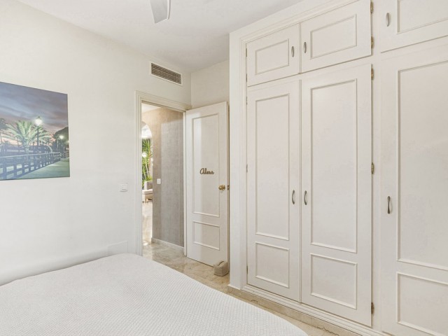 Apartamento con 2 Dormitorios  en Guadalmina Alta