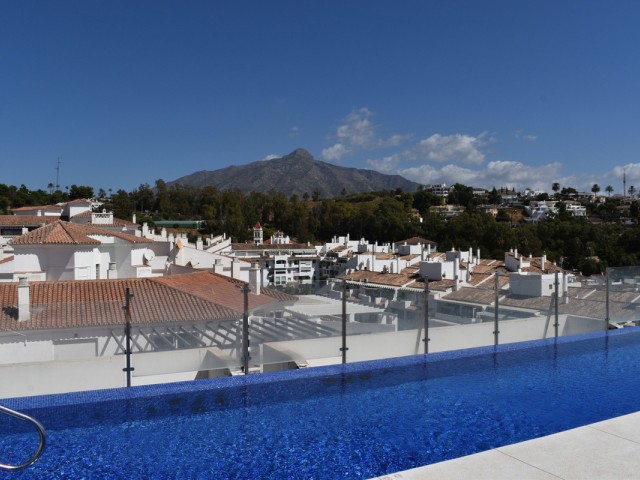 3 Bedrooms Apartment in Nueva Andalucía