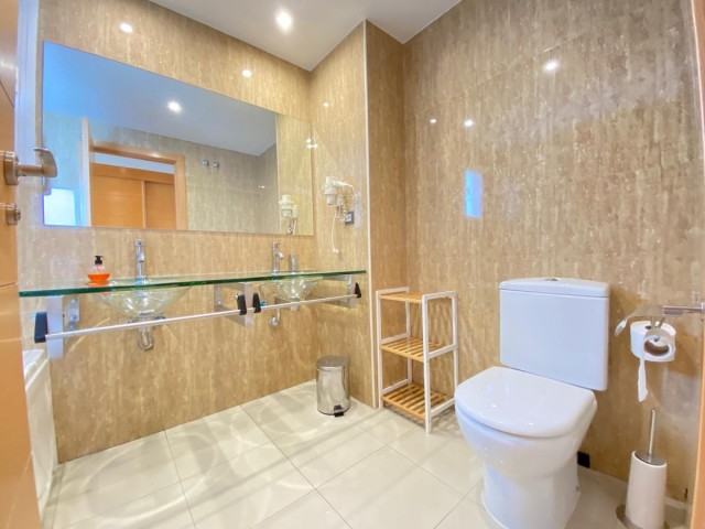 2 Bedrooms Apartment in Estepona