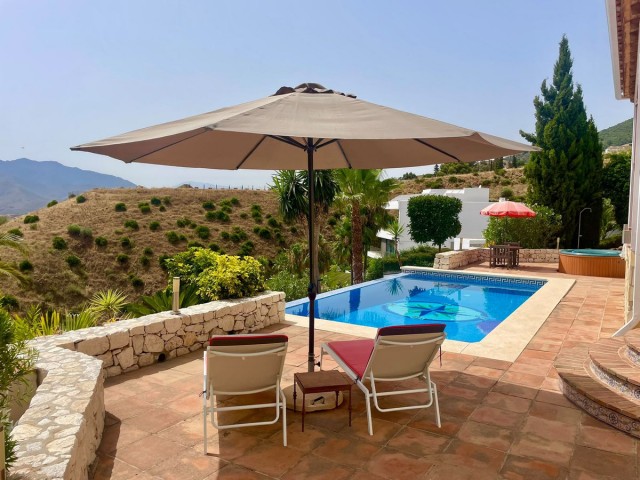 Villa con 3 Dormitorios  en Valtocado