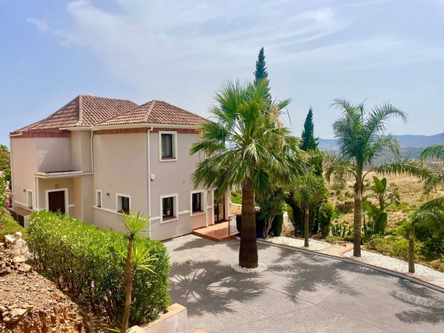 Villa con 3 Dormitorios  en Valtocado