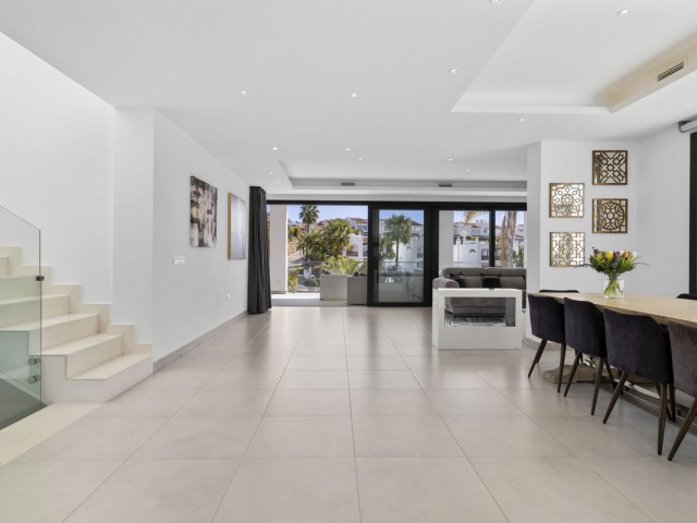 Villa con 6 Dormitorios  en Torremuelle