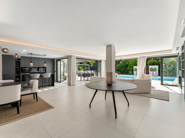 Villa, Las Brisas, R5419525