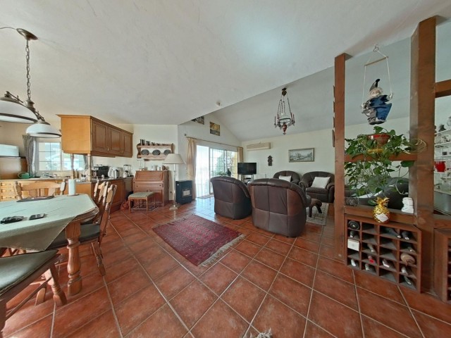 Villa, Valtocado, R5439583