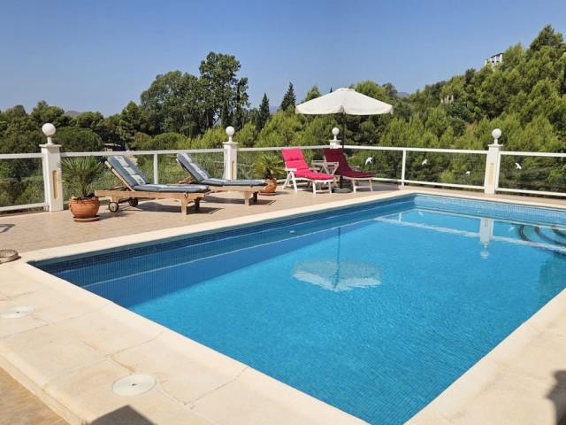 Villa avec 3 Chambres  à Valtocado