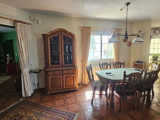 Villa, Valtocado, R5439583