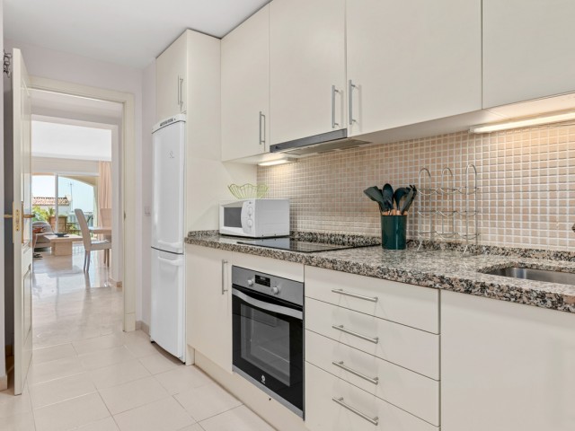 Apartment, Benahavis, R5442313