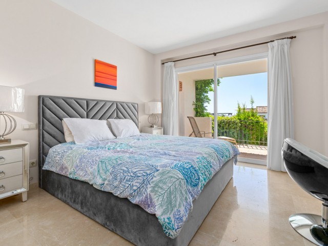 2 Bedrooms Apartment in Benahavís